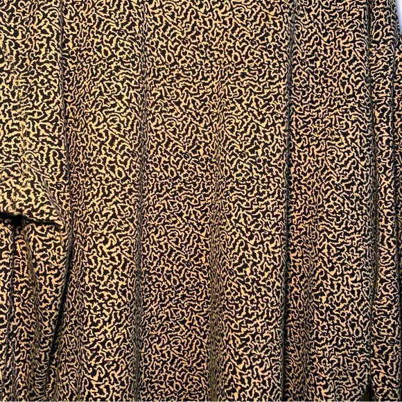 Jones New York Sport Turtleneck Mockneck Patterned Tan Black Long Sleeve Shirt - Picture 12 of 12